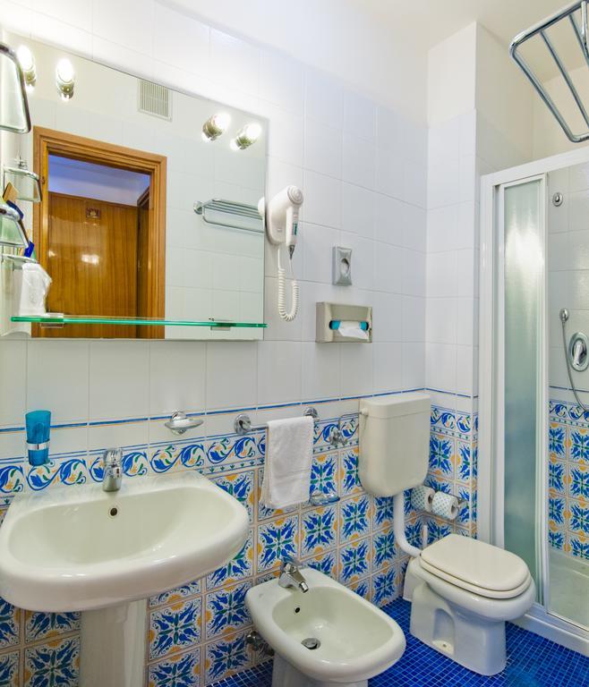 Hotel Ariston Bibione Habitación foto